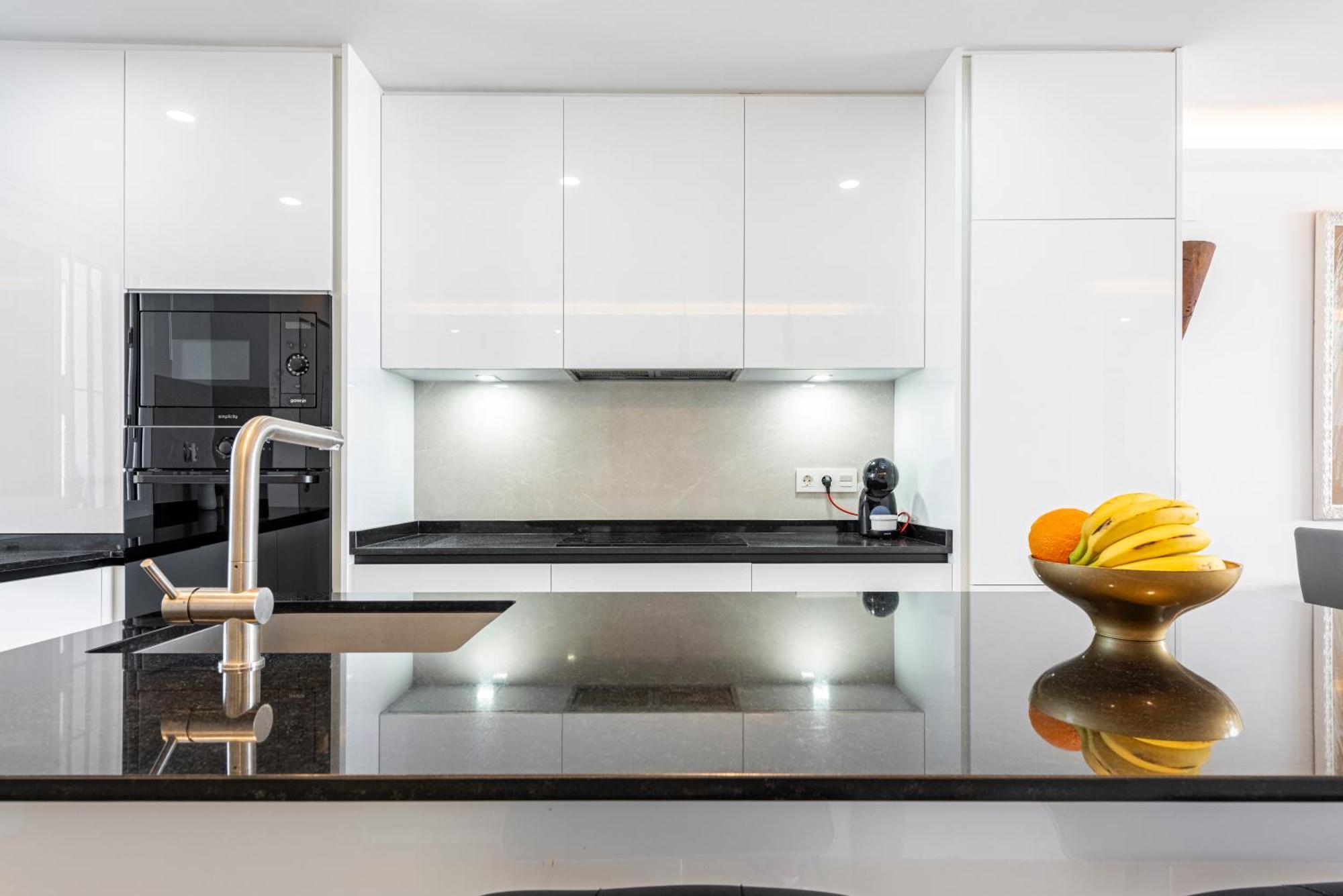 Beachfront -- New Luxury Apartment -- 1ª Linea Playa -- Fuengirola City Center -- Private Parking -- Panoramic Sea Views -- Εξωτερικό φωτογραφία