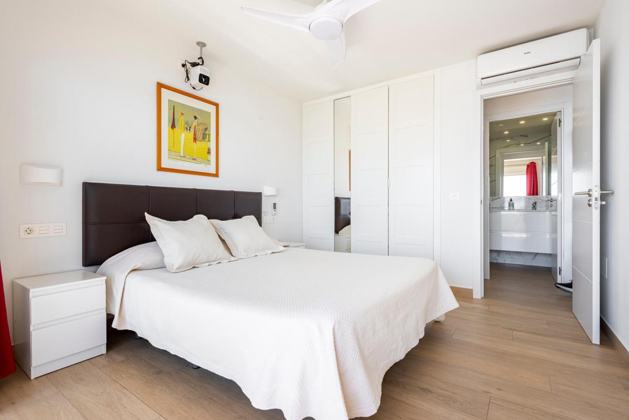 Beachfront -- New Luxury Apartment -- 1ª Linea Playa -- Fuengirola City Center -- Private Parking -- Panoramic Sea Views -- Εξωτερικό φωτογραφία