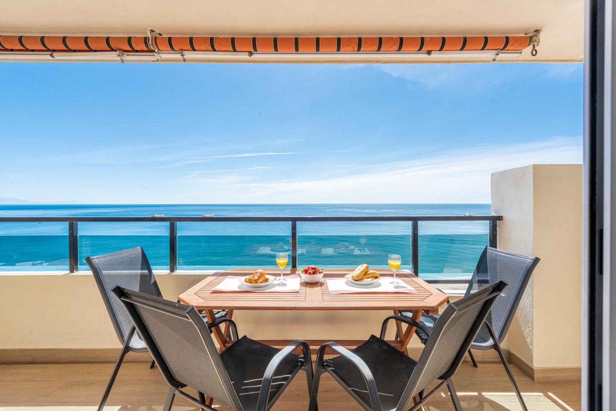Beachfront -- New Luxury Apartment -- 1ª Linea Playa -- Fuengirola City Center -- Private Parking -- Panoramic Sea Views -- Εξωτερικό φωτογραφία